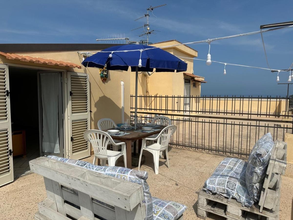 Attico Di Giggia Leilighet Giardini Naxos Eksteriør bilde